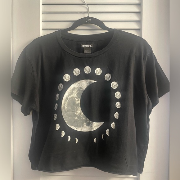 Hot Topic Moon Phases Boxy Girls Crop T-Shirt Like New! Size M Raw hem & Neck - Picture 4 of 10